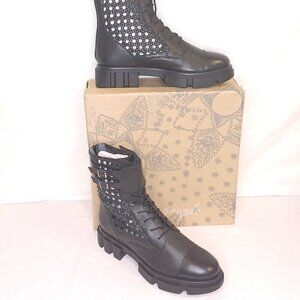 Dr Martens Asher Ankle Boot Woven Detail